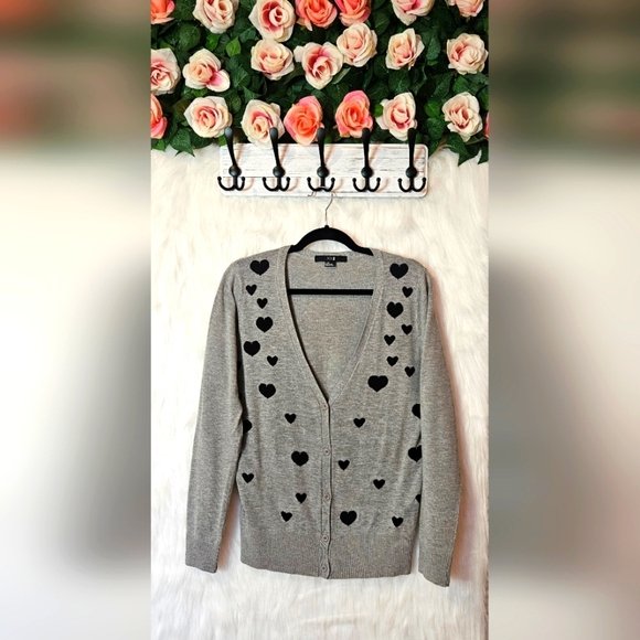 XXI Classic Hearts Front Cardigan (NWOT) - Picture 1 of 5